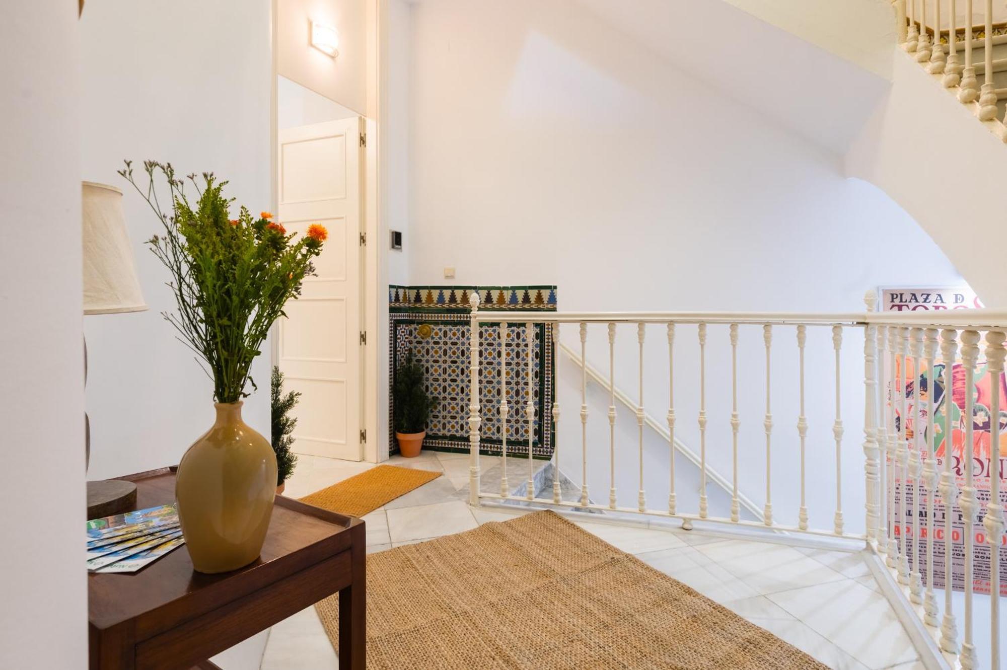 Magdalena Premium Suites Sevilla Bagian luar foto