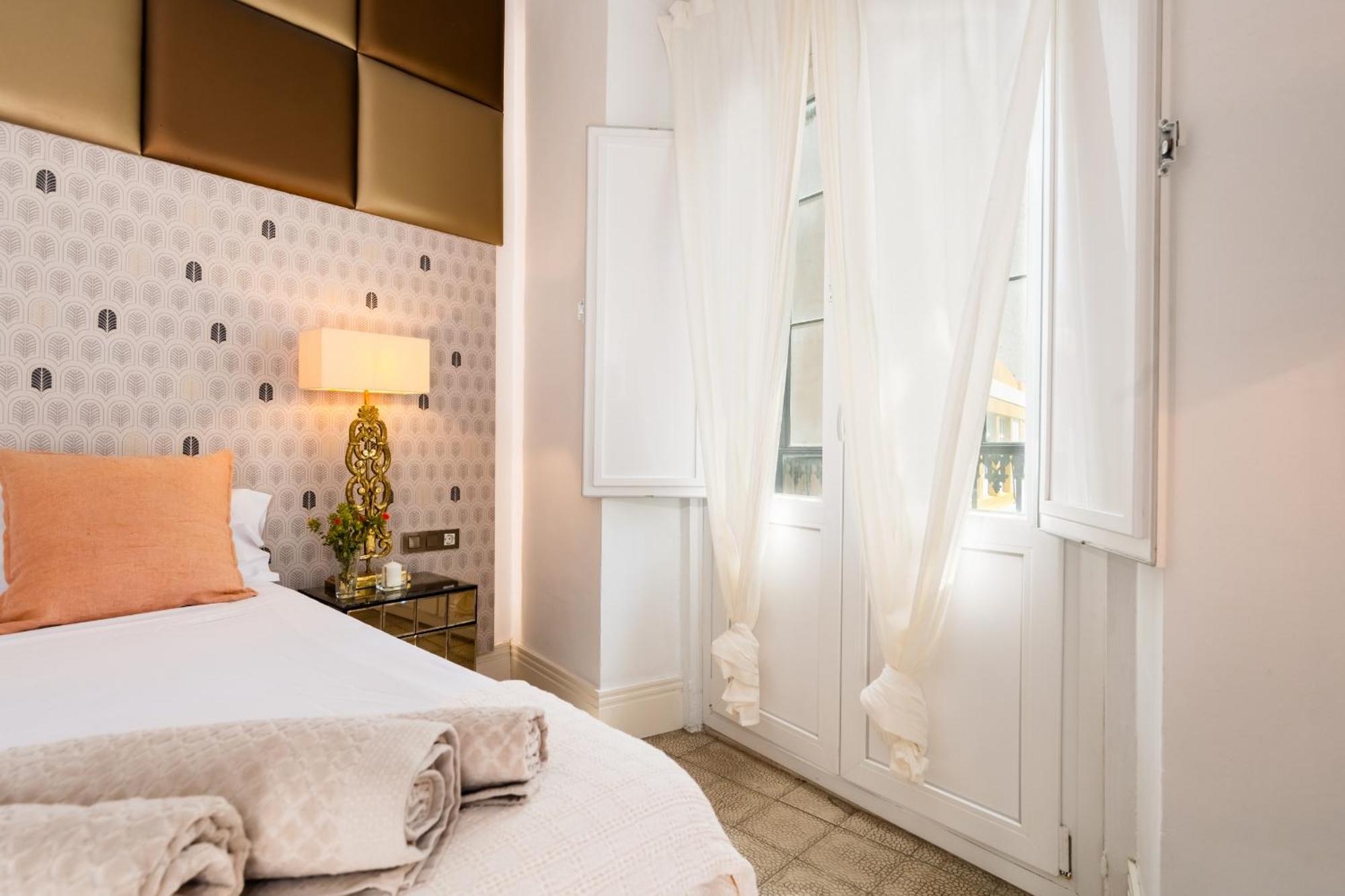 Magdalena Premium Suites Sevilla Bagian luar foto