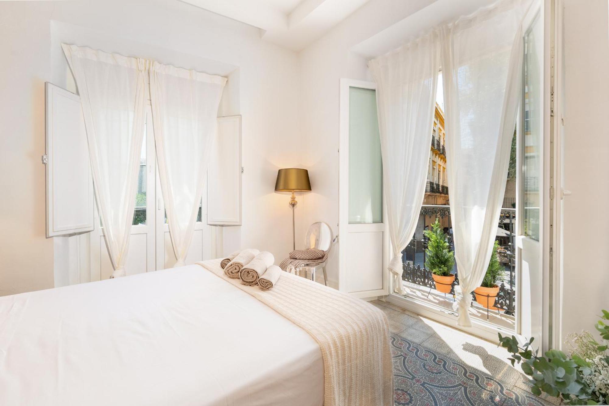 Magdalena Premium Suites Sevilla Bagian luar foto