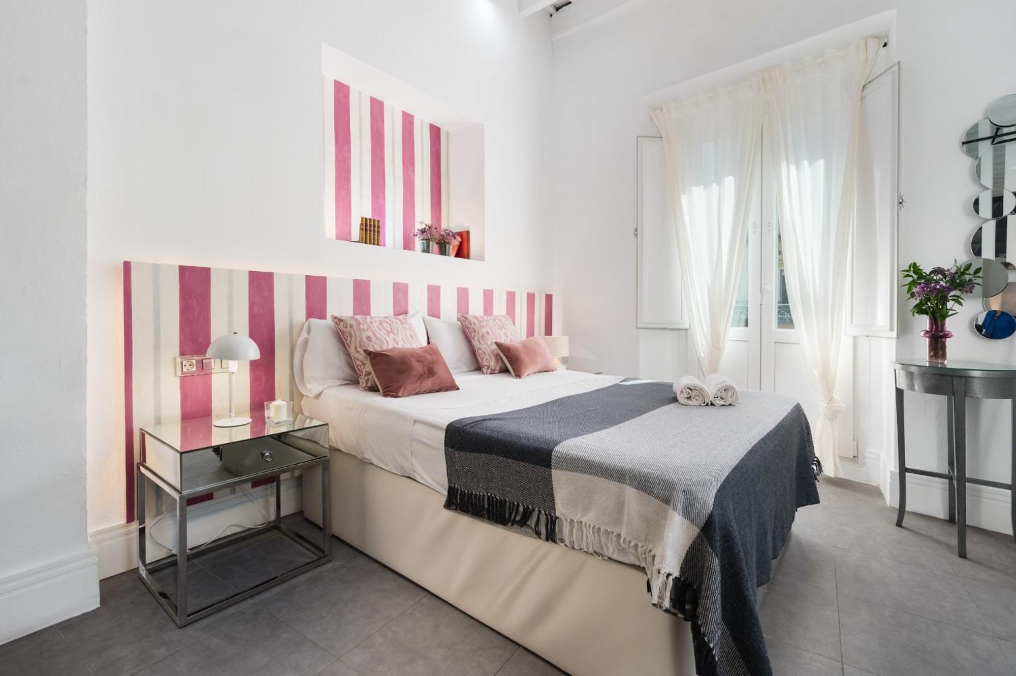 Magdalena Premium Suites Sevilla Bagian luar foto