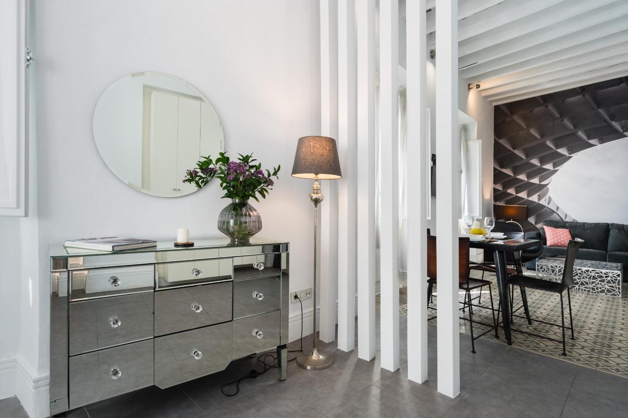 Magdalena Premium Suites Sevilla Bagian luar foto