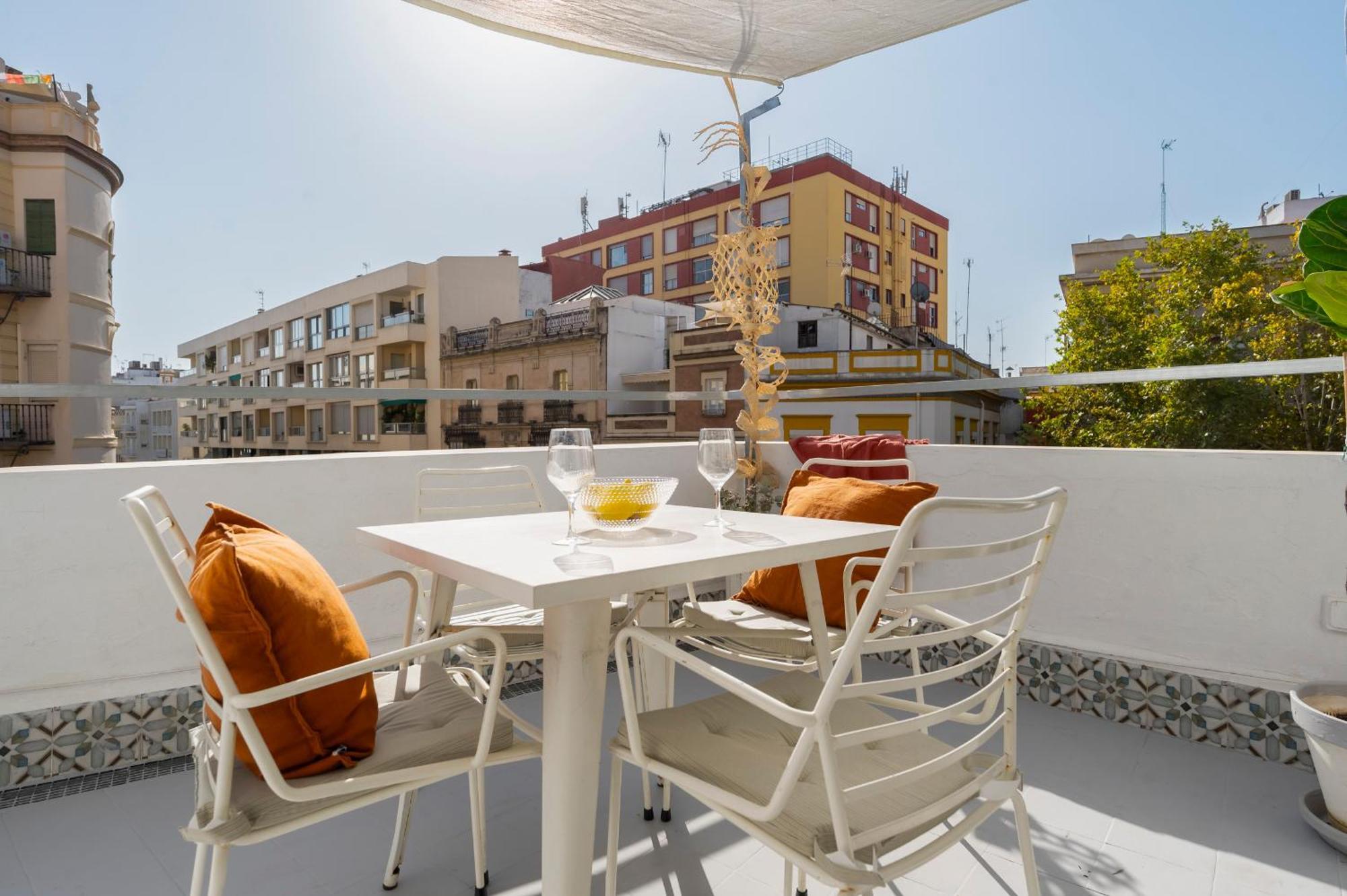 Magdalena Premium Suites Sevilla Bagian luar foto
